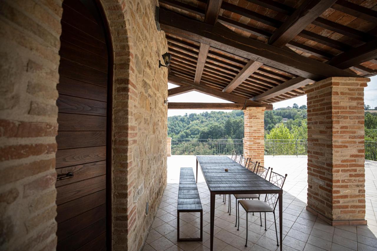 Villa Ermelinda - Piscina Privata E Jacuzzi Castelraimondo Esterno foto