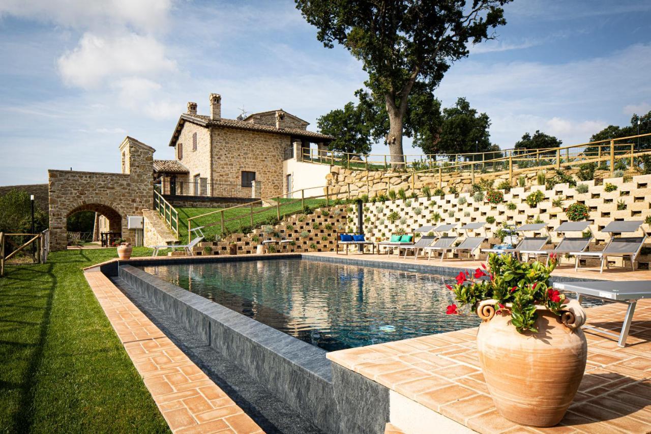 Villa Ermelinda - Piscina Privata E Jacuzzi Castelraimondo Esterno foto