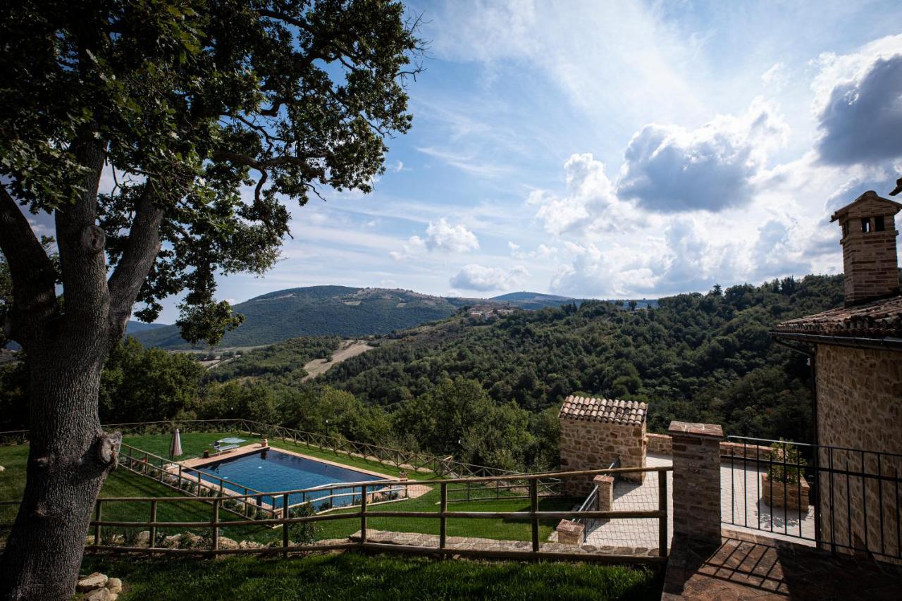 Villa Ermelinda - Piscina Privata E Jacuzzi Castelraimondo Esterno foto
