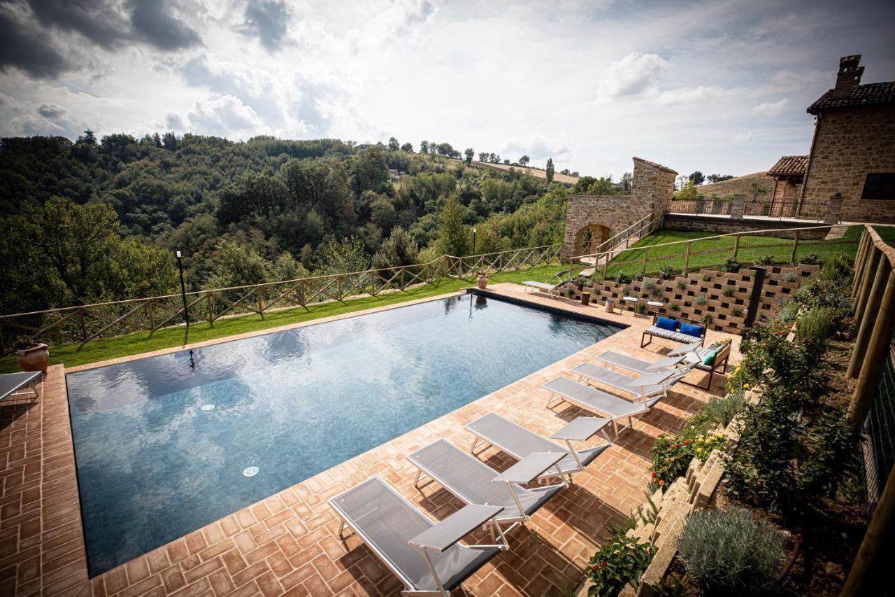 Villa Ermelinda - Piscina Privata E Jacuzzi Castelraimondo Esterno foto